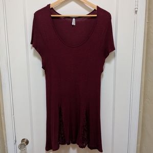Vanity Maroon tshirt with lace hem detail